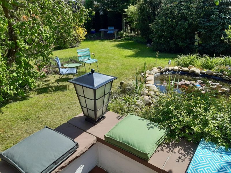 Foto zeigt die verschiedene Siztmöglichkeiten im Garten