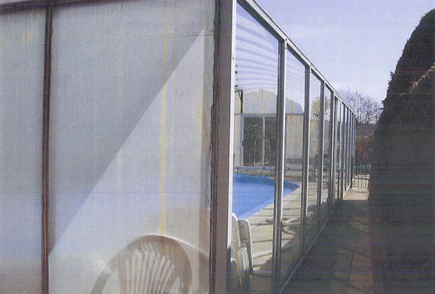 Photo of the swimming pool before renovation