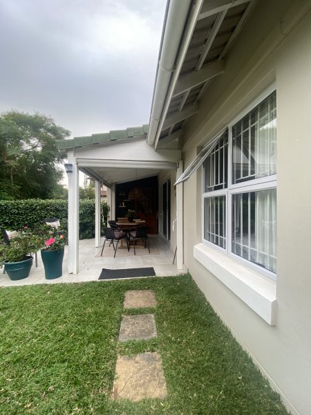 Photo of a garden and verandah
